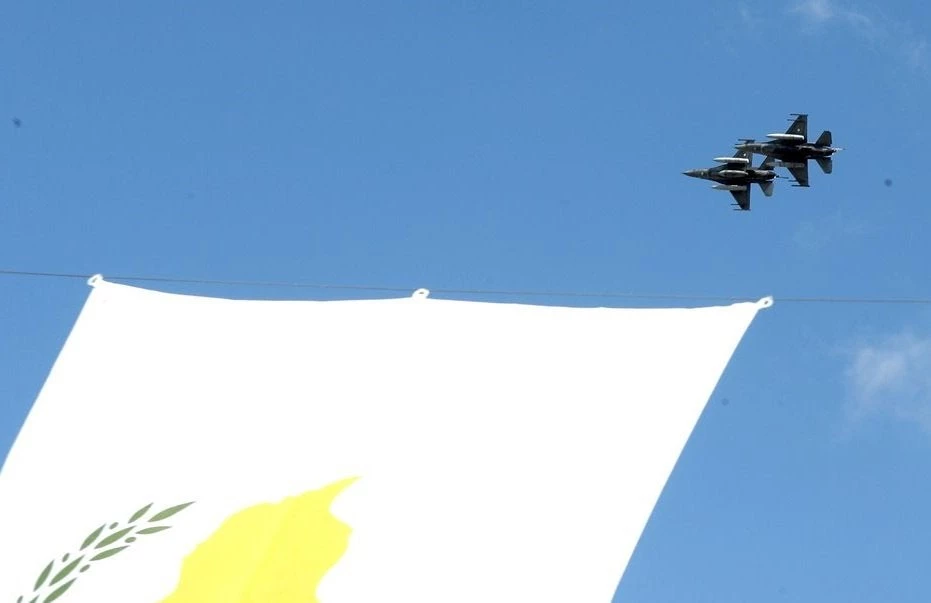 Ελληνικά F-16 πετάνε πάνω από την Κύπρο – Αιφνιδιάστηκαν οι Τούρκοι – Οι «αετοί» της ΠΑ έστειλαν μήνυμα στην Άγκυρα